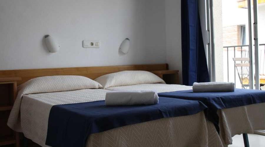 Auberge de jeunesse Residencia Sant Jordi Llançà Extérieur photo